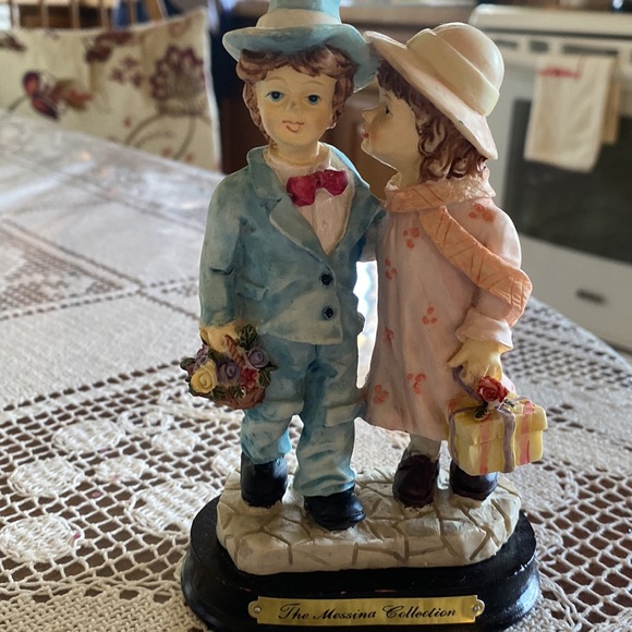 Messina collection young couple - Picture 2 of 3